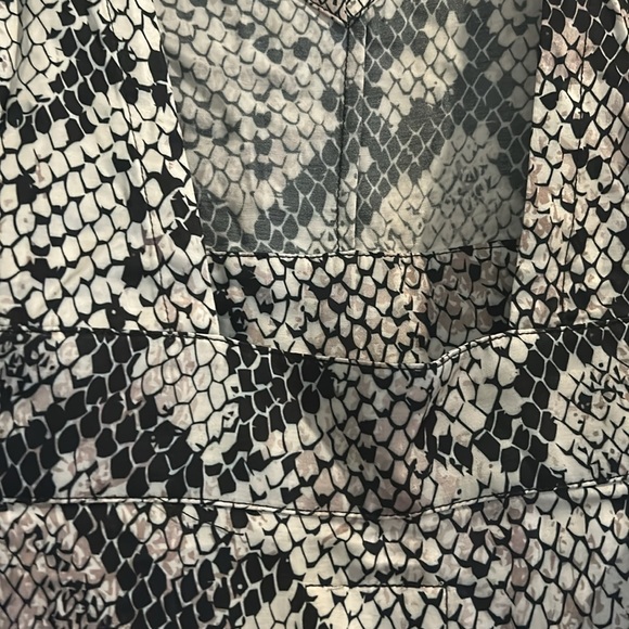 NWT, chaser, women’s silky cap sleeve dress, V-neck, button detail down front - Picture 9 of 11